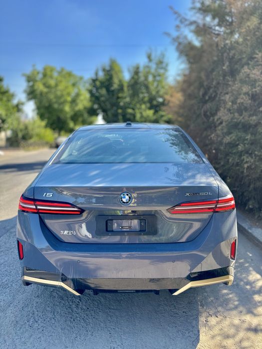 Bmw i5 50L холати идеал
