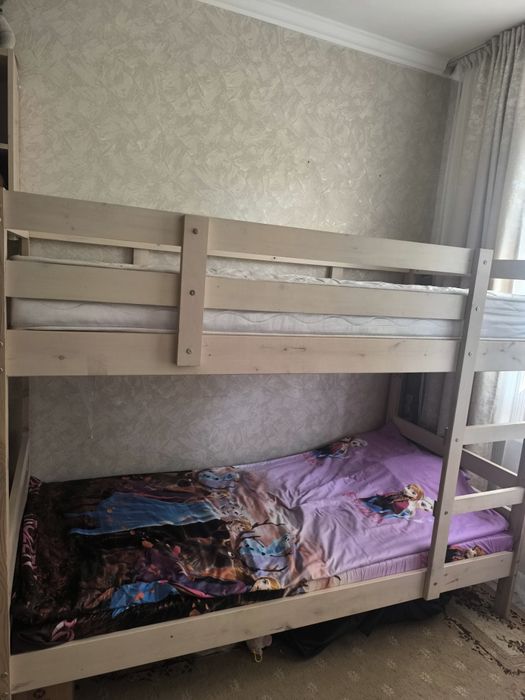 Продам двух ярусную кровать