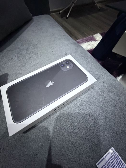 Продавам Iphone 11