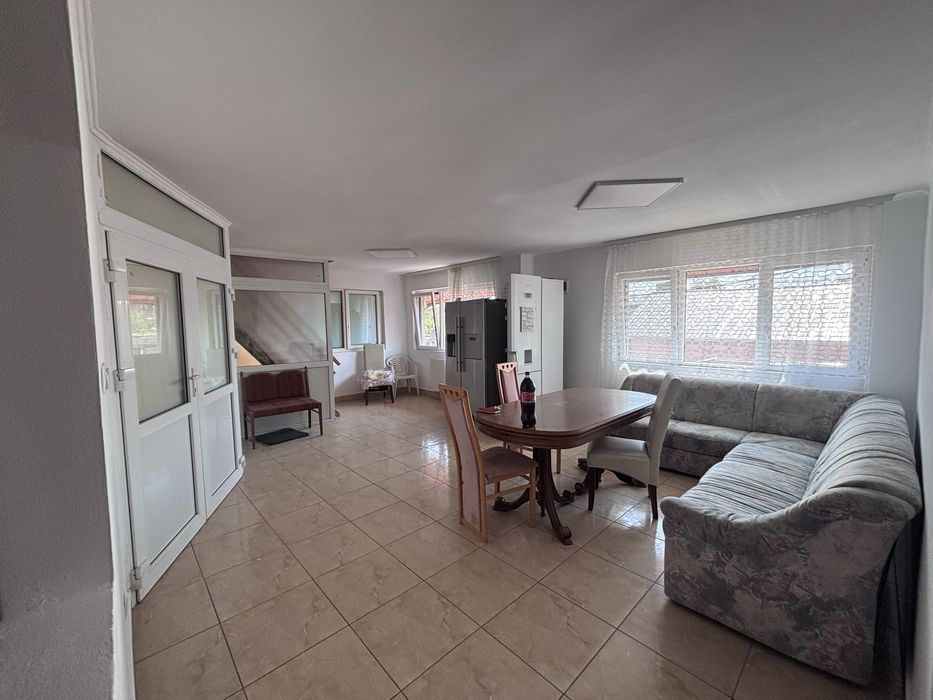 Chirie spatiu de locuit 150 m2