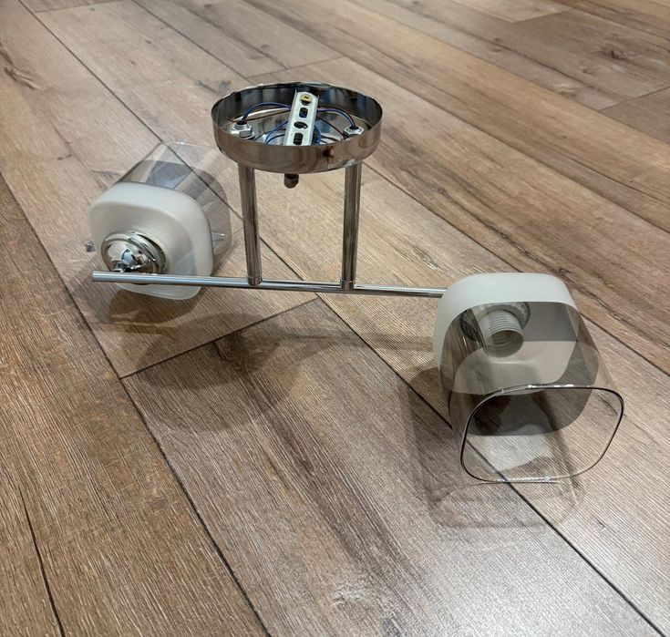 Люстра двух рожковая