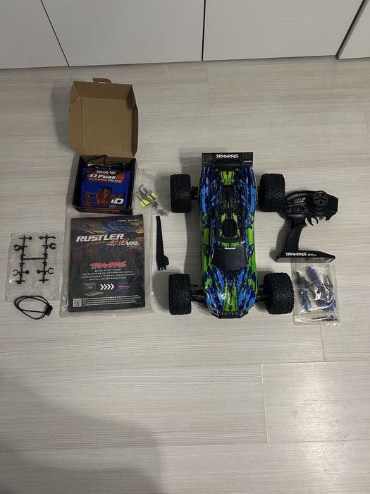 Masinuta TRAXXAS Rustler 4x4 VXL