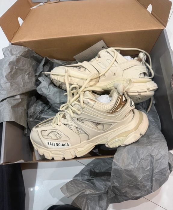Balenciaga track