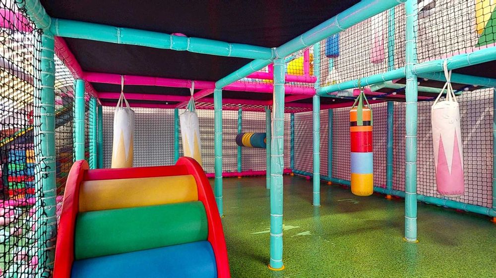 Loc de joaca spatiu de joaca labirint modular