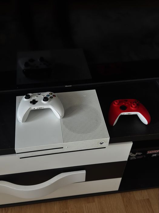 XBOX ONE S 500GB SSD 2 CONTROLLERE