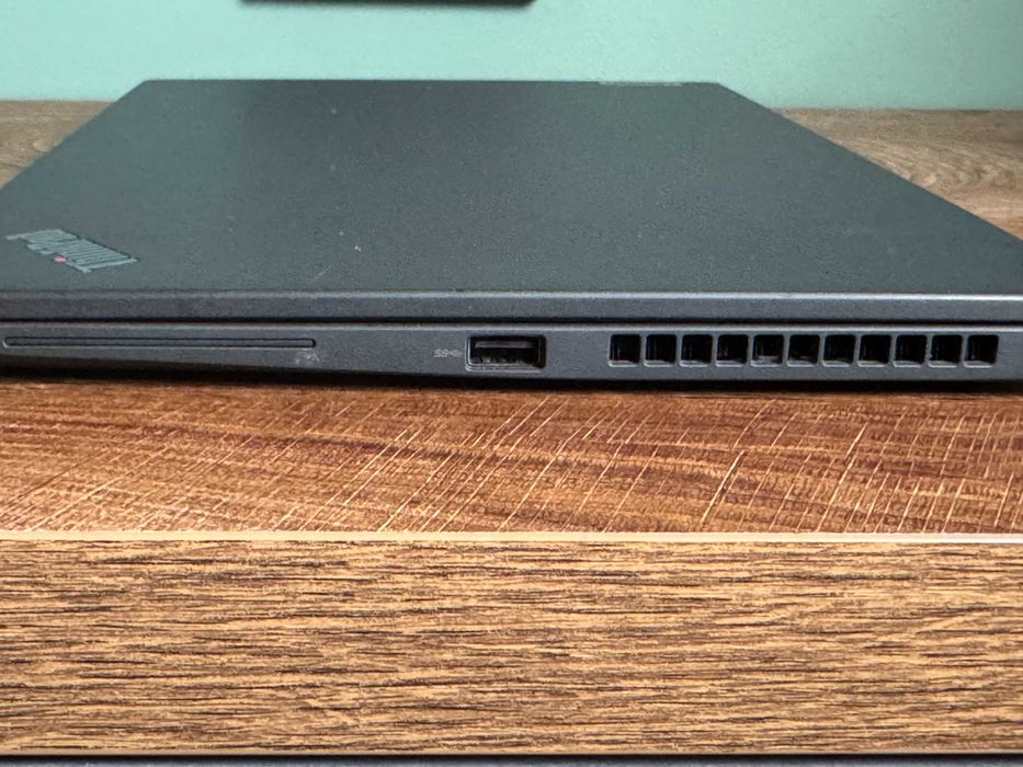 Лаптоп Lenovo ThinkPad T14s Gen 2 14"/intel i5-1135G7/ 16GB/256GB NVME/FULLHD