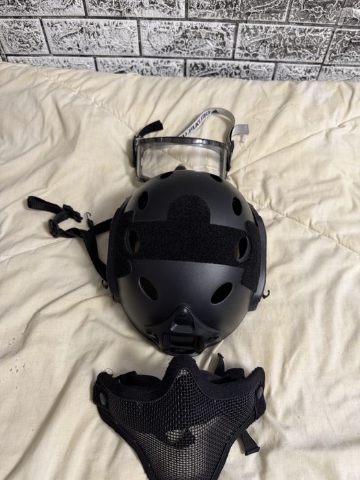 Arma Airsoft cu Armura Ochelari Masca si Casca