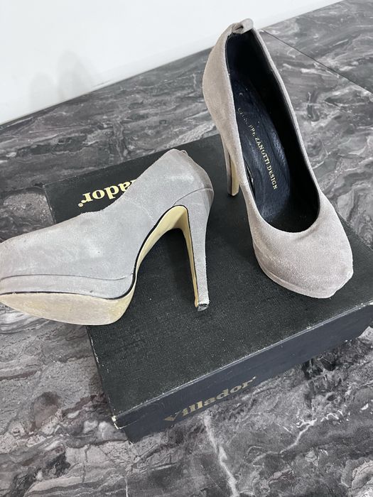 Туфли на высоком каблуке