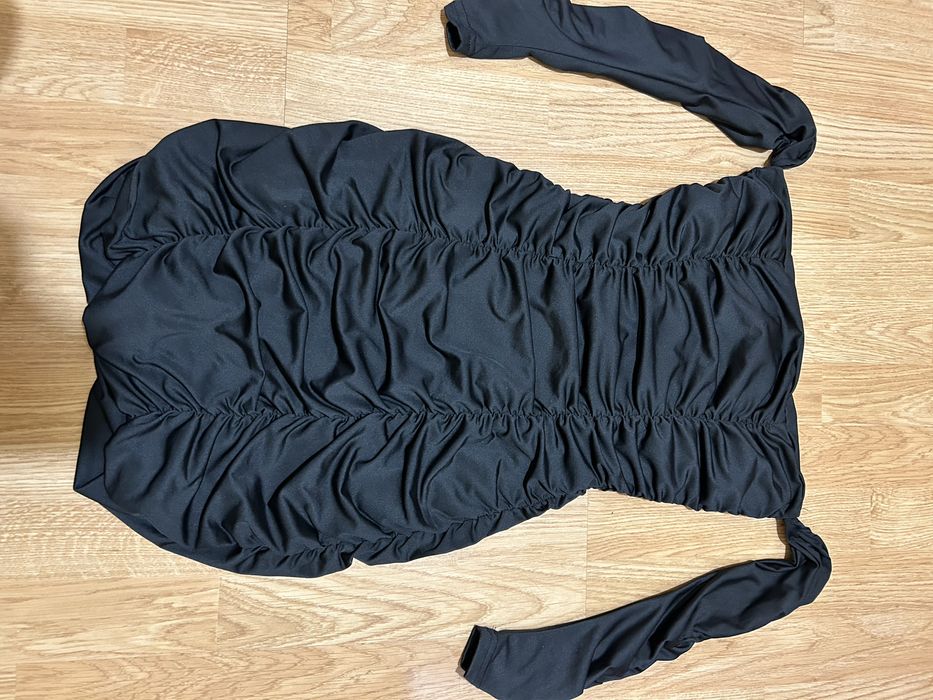 Рокля по тялото-черна