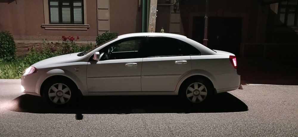 Gentra sotiladi bir qo'l