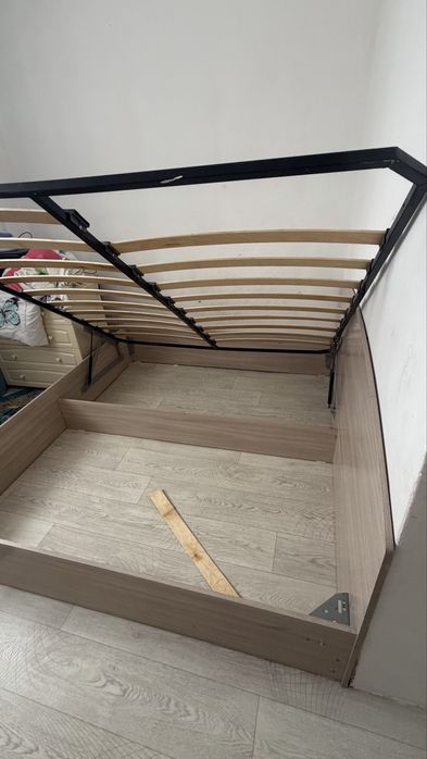 Продам 2-х спальную кровать!