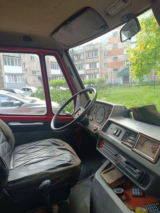 Mercedes-Benz 208d