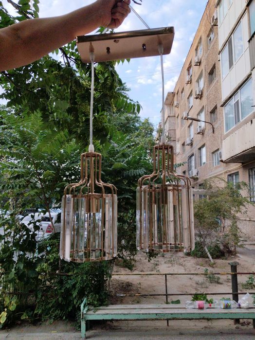 Продам люструдля коридора