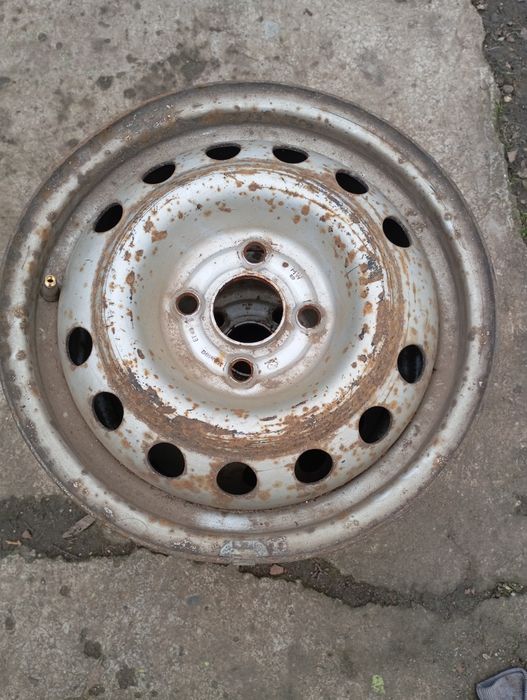 Jante tablă în 4 prezoane pe 14.