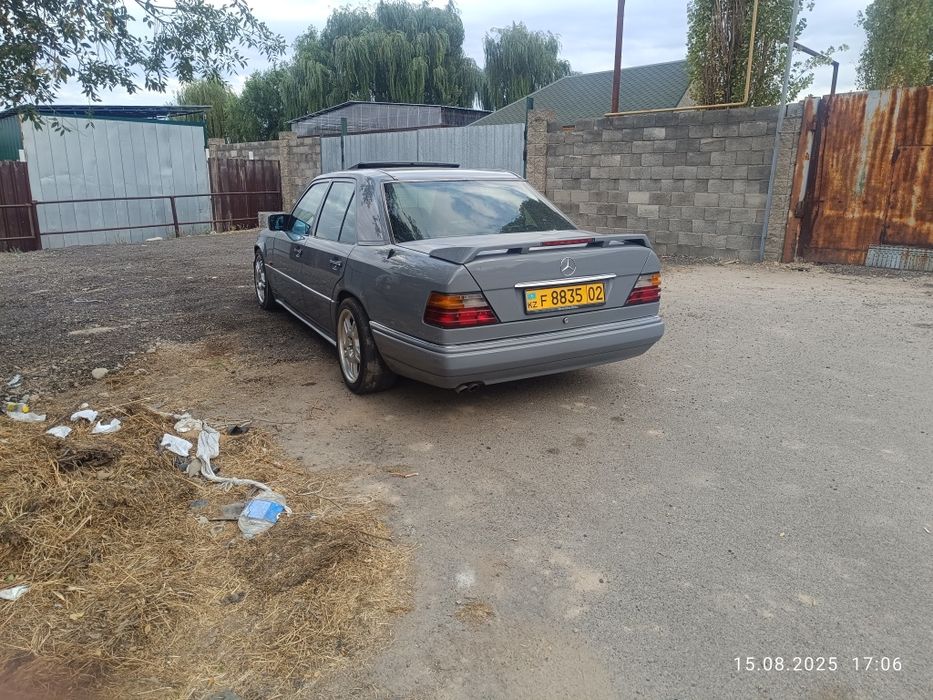 Мерседес Benz w124