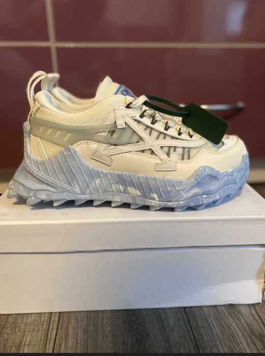 Vând off withe odsy