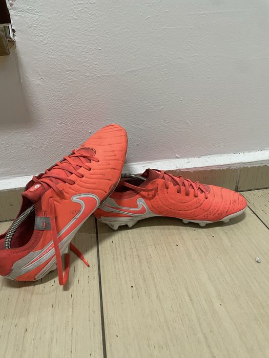 Полу-професионални Футболни бутонки, Nike tiempo 44 номер!