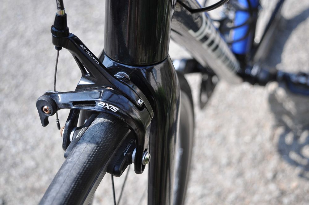 Specialized Allez Elite 2021  - шосеен велосипед с карбонова вилка