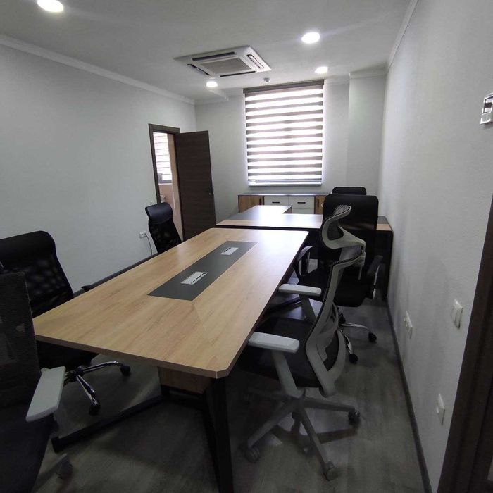 Сдается просторный светлый офис в аренду 5 кабинетов и ресепшен