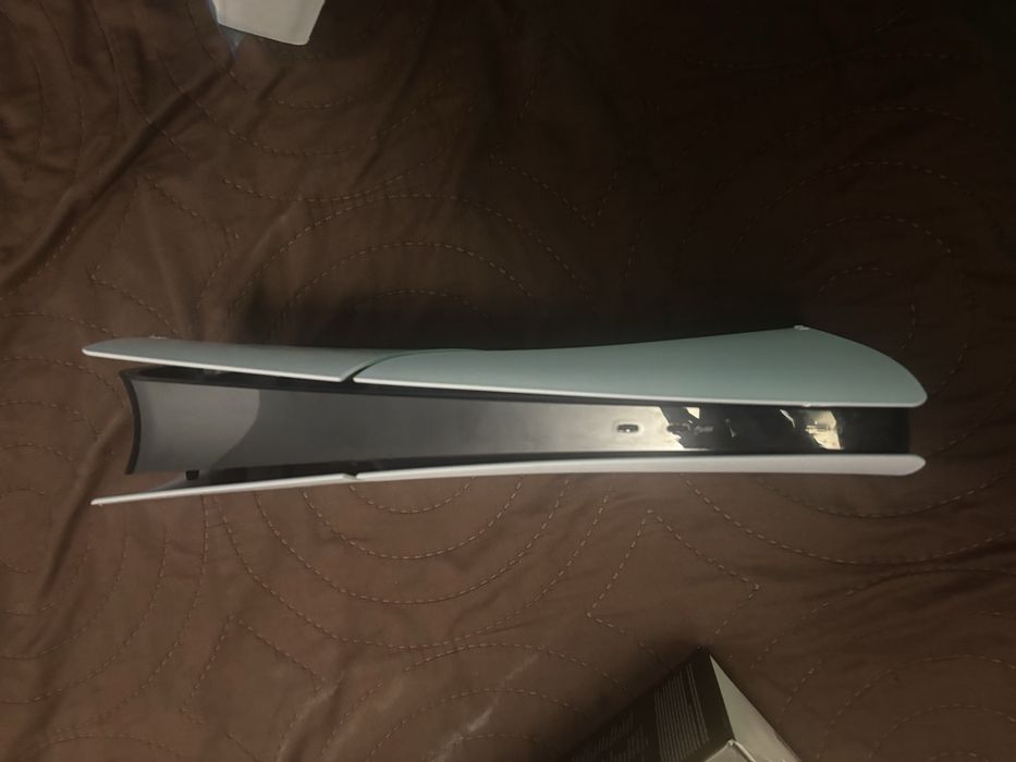 Vand Ps5 folisit foarte putin, in stare perfecfa