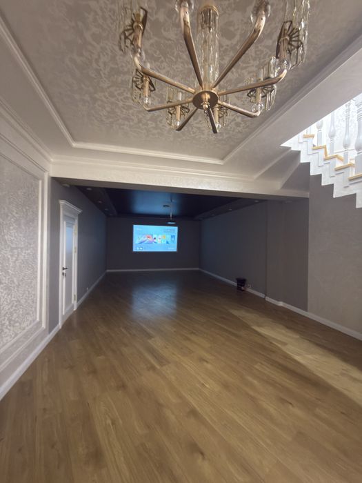 Продаётся роскошный 3-этажный таунхаус в престижном районе