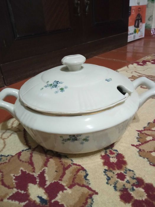 Супница фарфоровая 3л.