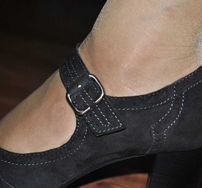 Туфли  из натуральной замши темно-серые, Nursace.