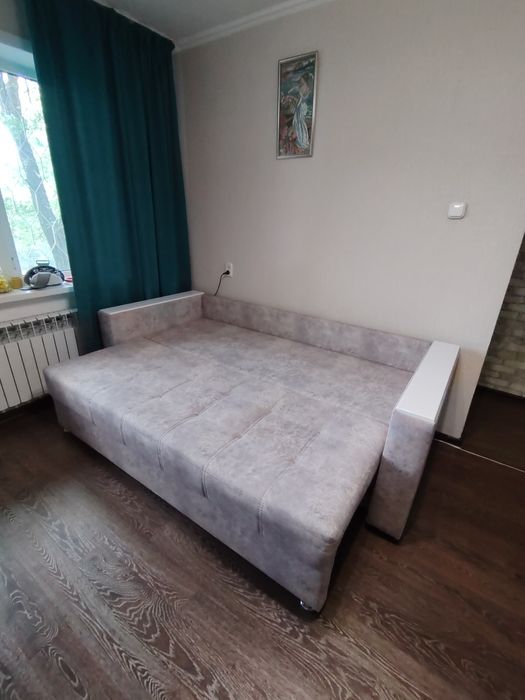 Продам диван хороший