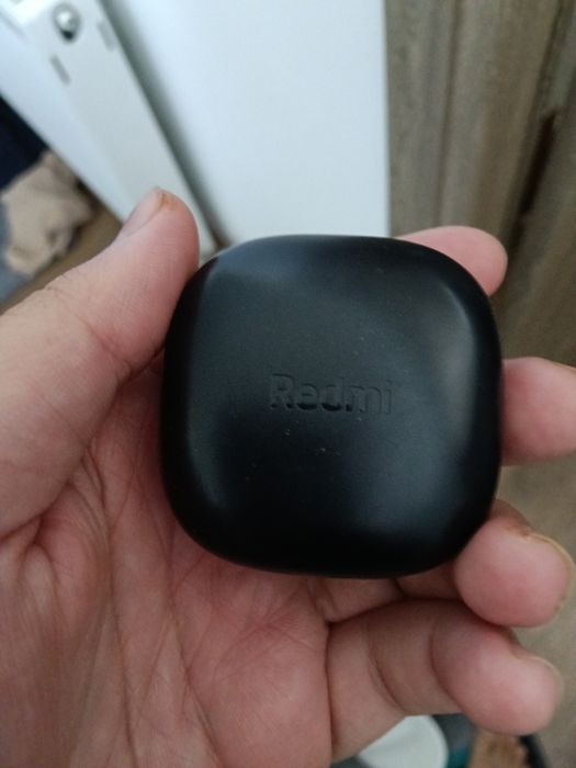 Pachet Xbox One S (Model cu disc) + Căști Wireless Redmi - Stare foarte bună