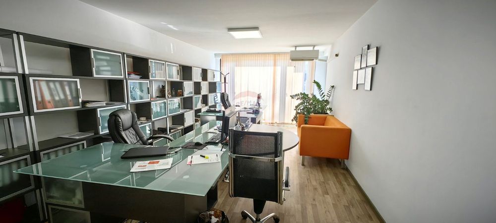 Продава се Офис в Варна, Бриз - 100 кв.м за 1800 €/кв.м - Снимка #1