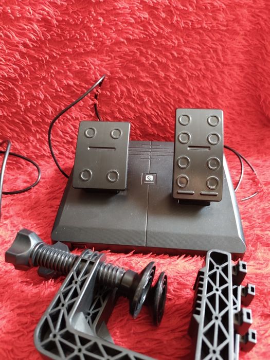 Продам игровой руль artplace w 1200