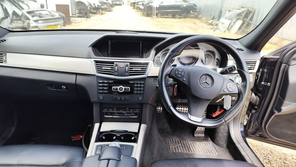 На части Мерцедес Е класа   265кс W212 комби 350CDI  2011г