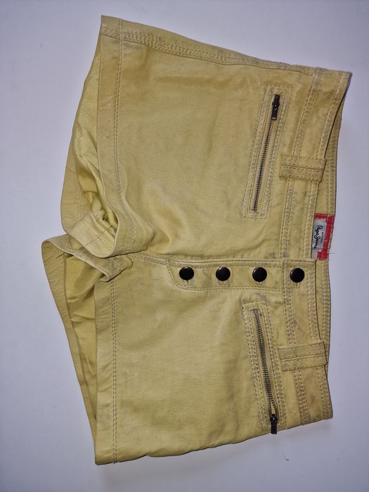 Pantaloni scurți Pepe jeans din piele marimea 36
