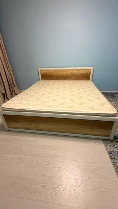 Двухспальная кровать