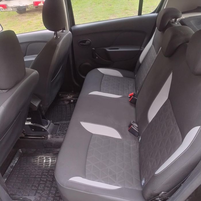 Продавам Дачия Сандеро Stepway