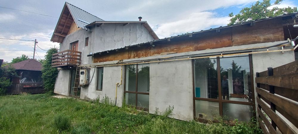 Constructii si teren de vanzare - Boldesti Scaeni