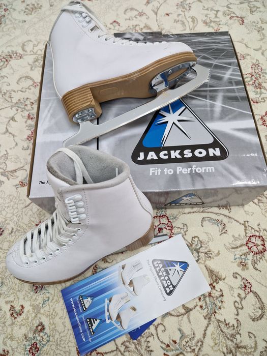 Продам коньки б/у Jackson
