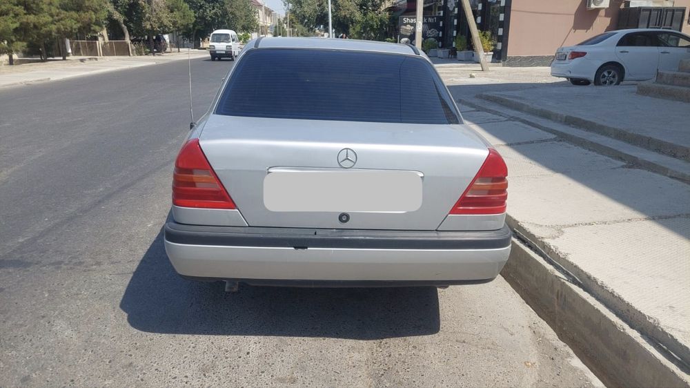 Mersenes benz 1992год