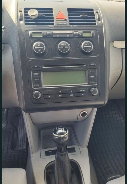 VOLKSWAGEN Touran 2004 — imagine 3