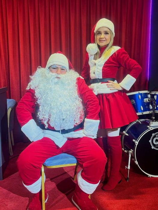 Дед Мороз и Снегурочка 200 тыс сум