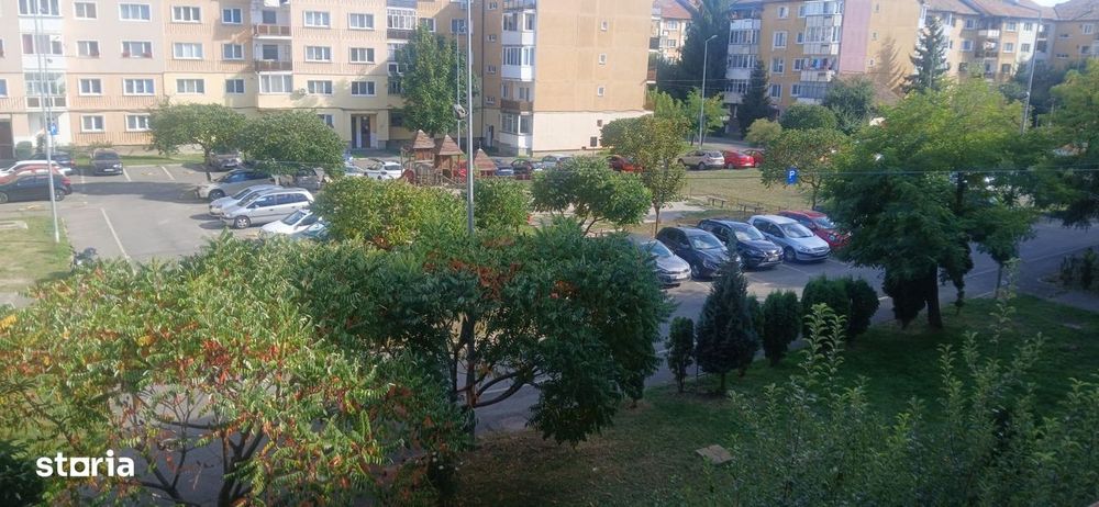 Apartament cu 3 camere.