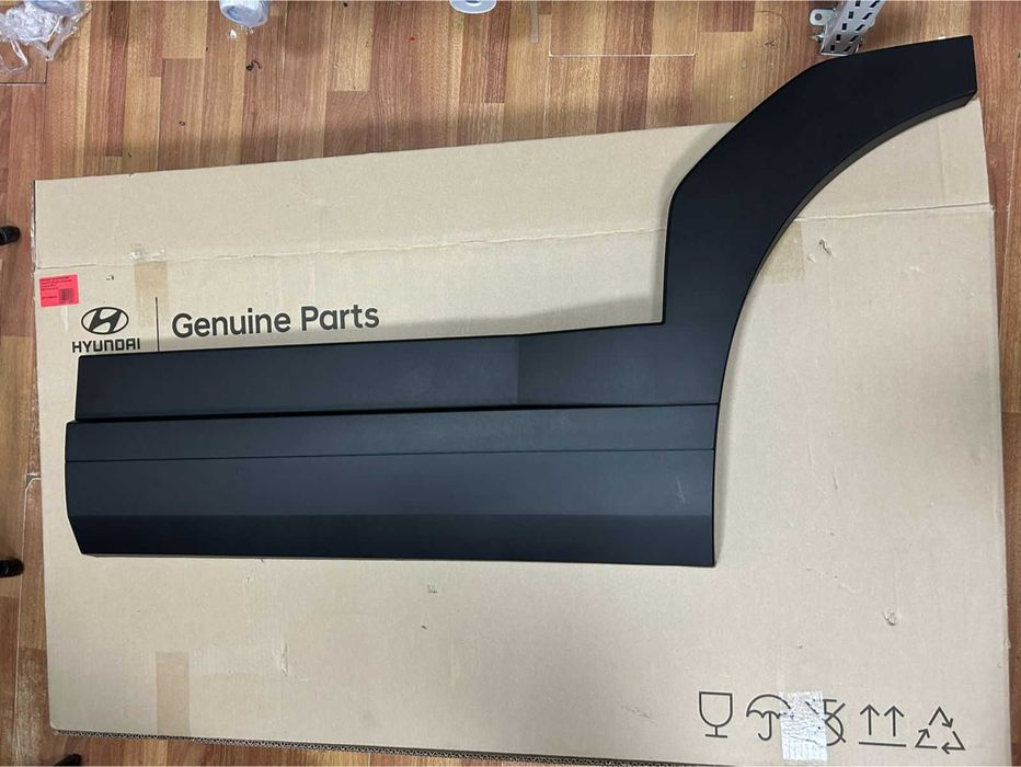 Молдинг двери Сантафе 87731-P6000 Hyundai Santa fe 87731P6000