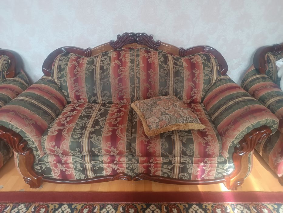 Б/у мягкий уголок отдыха