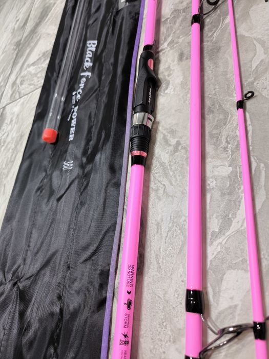 Feeder FL BLACK FORCE PINK 3.60m 60-180g + Mulineta PRO FL 7000