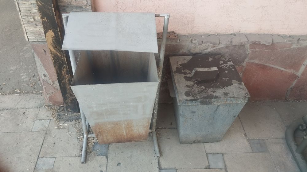 Продам мусорные бачки