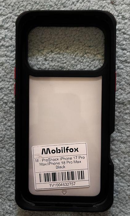 Кейс iPhone 17 pro max чисто нов mobilfox