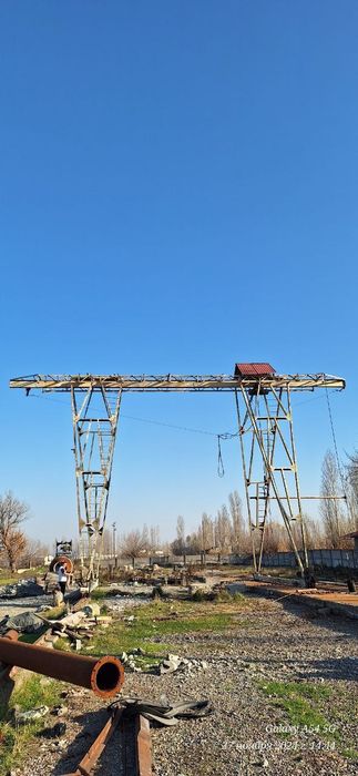 Козловой кран сотилади ва 200метр релиси билан