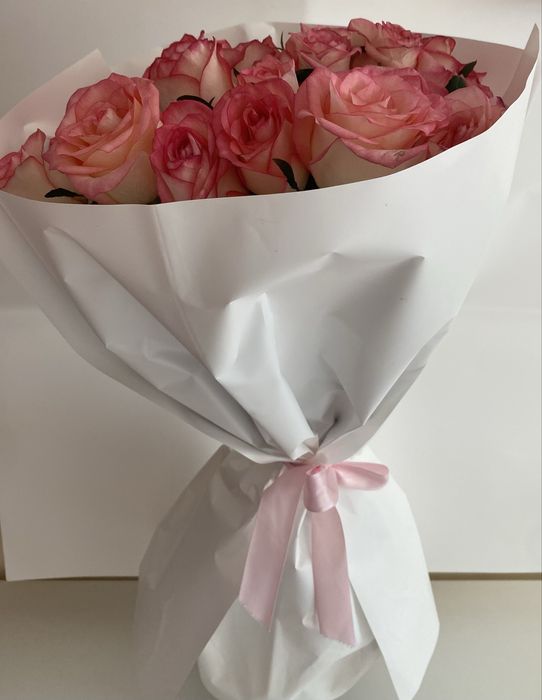 Безторг .    Свежие  розы  продам .