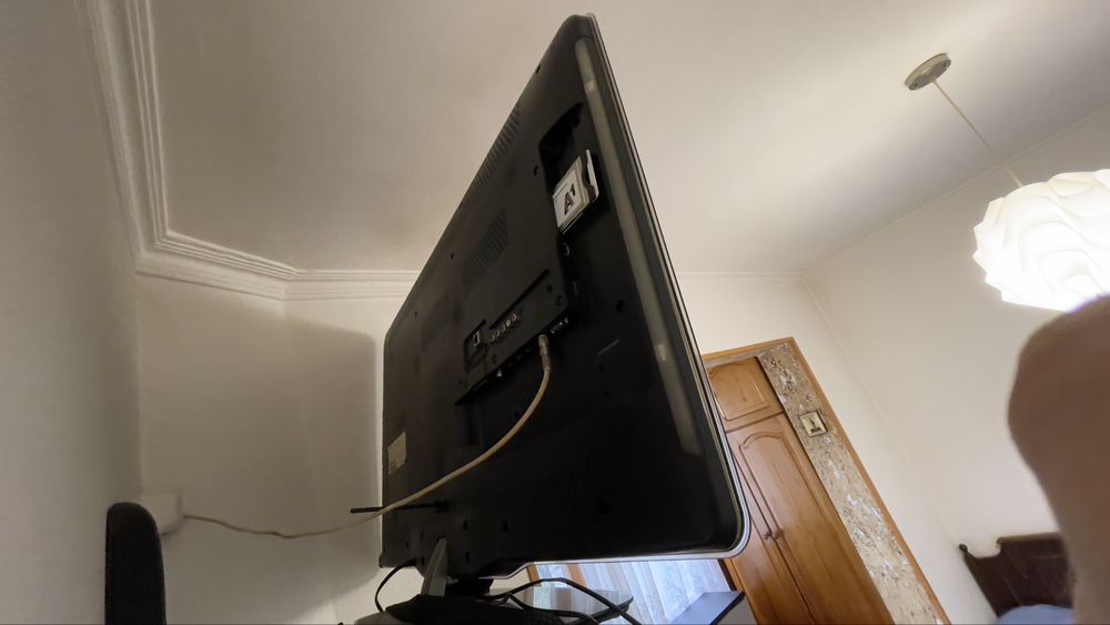 Телевизор Philips 37PFL7605H/12 37 инча