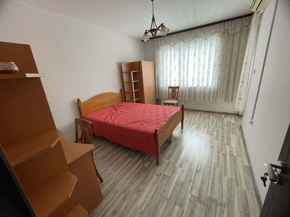Дава се под наем Тристаен апартамент в Пловдив, Беломорски - 126 кв.м за 548.25 € - Снимка #7